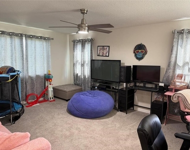 2489 Blowing Breeze Avenue - Photo Thumbnail 4