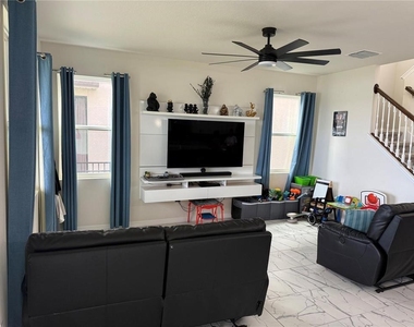 2489 Blowing Breeze Avenue - Photo Thumbnail 3