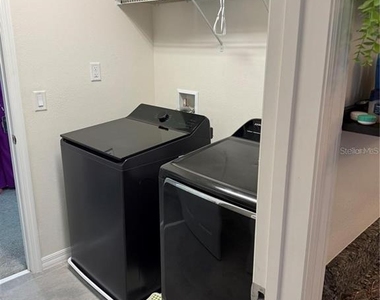 2489 Blowing Breeze Avenue - Photo Thumbnail 5