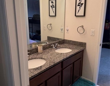 2489 Blowing Breeze Avenue - Photo Thumbnail 6