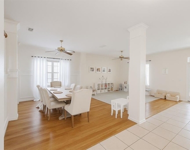 614 Nadina Place - Photo Thumbnail 3