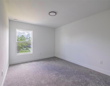 2049 Barroso Street - Photo Thumbnail 2