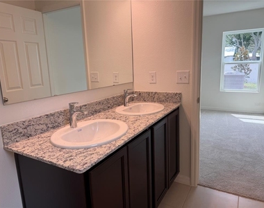 1629 Kayla Circle - Photo Thumbnail 10