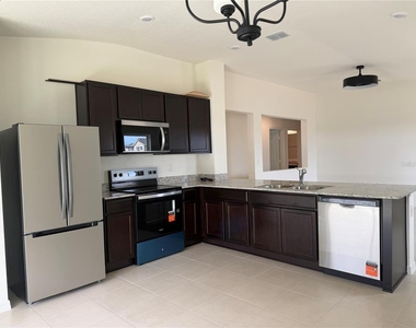 1629 Kayla Circle - Photo Thumbnail 3