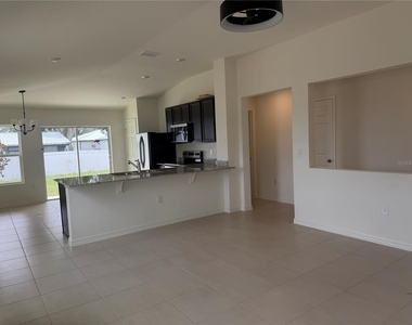 1629 Kayla Circle - Photo Thumbnail 2