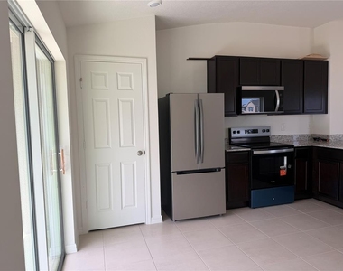1629 Kayla Circle - Photo Thumbnail 4