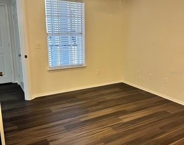 5136 Park Central Drive - Photo Thumbnail 2