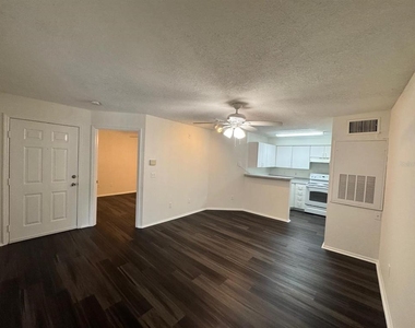 5136 Park Central Drive - Photo Thumbnail 3