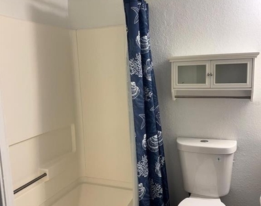 5136 Park Central Drive - Photo Thumbnail 12