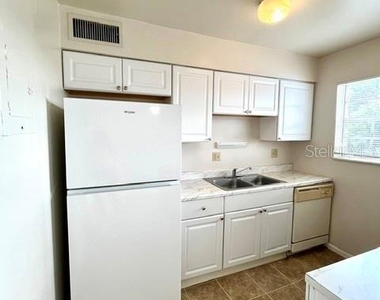 5325 Curry Ford Road - Photo Thumbnail 12