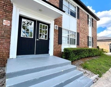 5325 Curry Ford Road - Photo Thumbnail 7