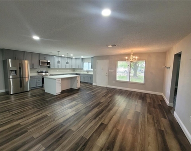 10481 Montpelier Circle - Photo Thumbnail 4