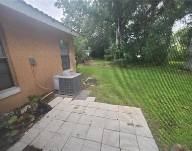 10481 Montpelier Circle - Photo Thumbnail 23