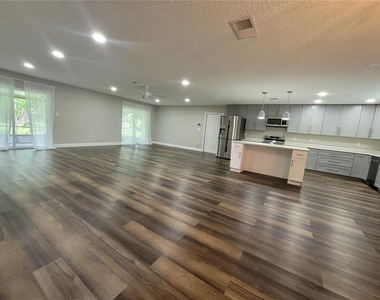 10481 Montpelier Circle - Photo Thumbnail 11