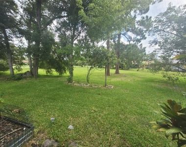 10481 Montpelier Circle - Photo Thumbnail 22