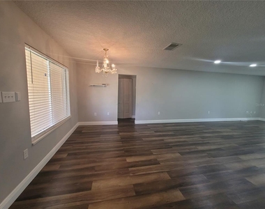 10481 Montpelier Circle - Photo Thumbnail 9