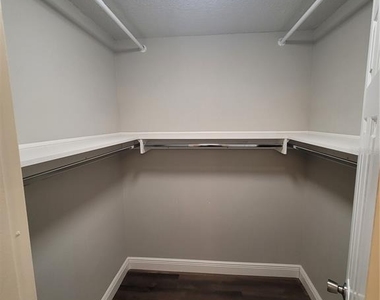 10481 Montpelier Circle - Photo Thumbnail 15