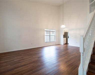 1709 Harris Hawk Road - Photo Thumbnail 5