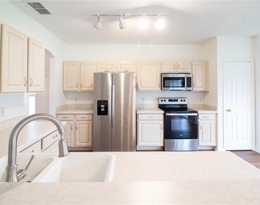 1709 Harris Hawk Road - Photo Thumbnail 9