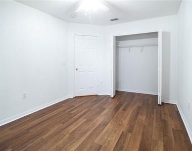 1709 Harris Hawk Road - Photo Thumbnail 33