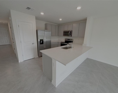 8243 Sw 67th Avenue - Photo Thumbnail 6