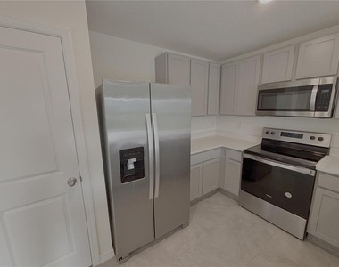 8243 Sw 67th Avenue - Photo Thumbnail 7
