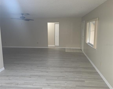 10765 Sw 63rd Terrace - Photo Thumbnail 2