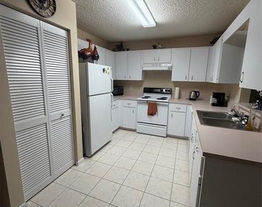 9669 Sw 94th Avenue - Photo Thumbnail 6