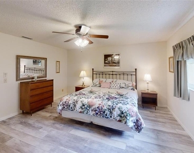 8592 Sw 91st Street - Photo Thumbnail 13
