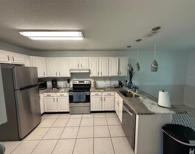 8585 Nw 162nd Court - Photo Thumbnail 9