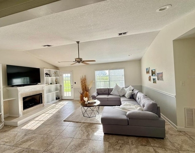 8585 Nw 162nd Court - Photo Thumbnail 6