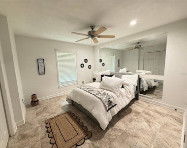 8585 Nw 162nd Court - Photo Thumbnail 12