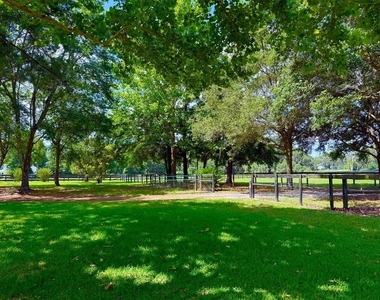 8585 Nw 162nd Court - Photo Thumbnail 4