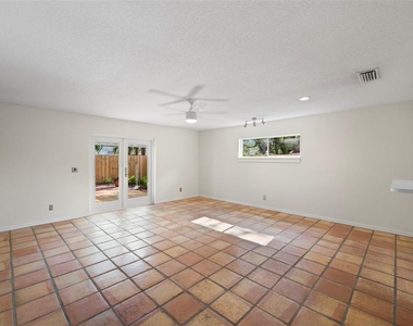 1419 W Princeton Street - Photo Thumbnail 6