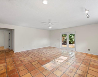 1419 W Princeton Street - Photo Thumbnail 14