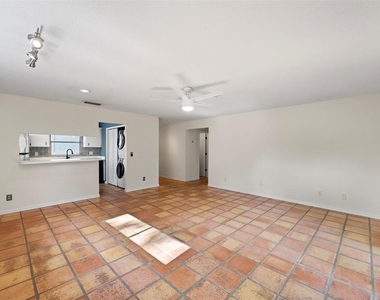 1419 W Princeton Street - Photo Thumbnail 13