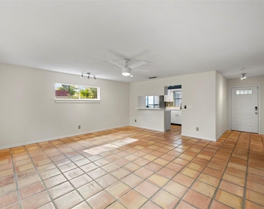 1419 W Princeton Street - Photo Thumbnail 7