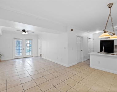 204 E South Street - Photo Thumbnail 8