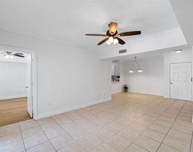 204 E South Street - Photo Thumbnail 10