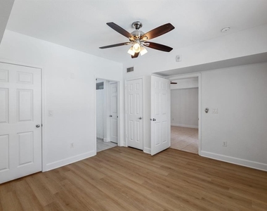 204 E South Street - Photo Thumbnail 15