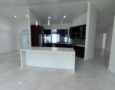 1535 Golden Poppy Court - Photo Thumbnail 4