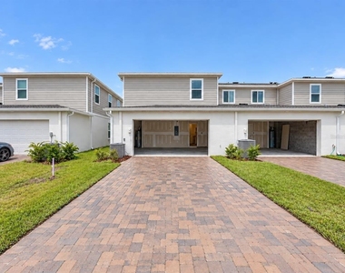 4463 Elliots Astor Boulevard - Photo Thumbnail 3