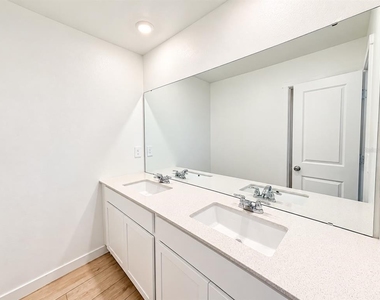 4463 Elliots Astor Boulevard - Photo Thumbnail 15