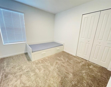 1776 White Water Court - Photo Thumbnail 15