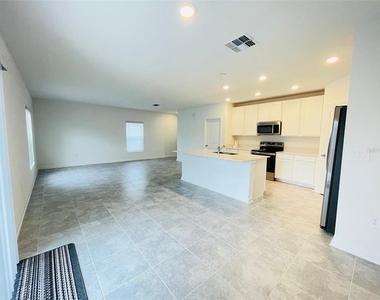 1776 White Water Court - Photo Thumbnail 6