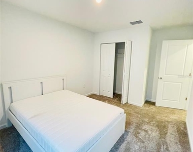 1776 White Water Court - Photo Thumbnail 16