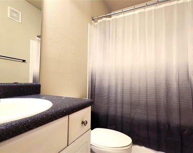 8848 Villa View Circle - Photo Thumbnail 6