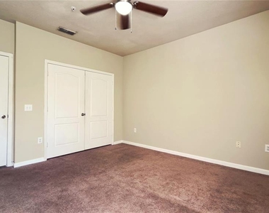 8848 Villa View Circle - Photo Thumbnail 12