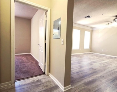 8848 Villa View Circle - Photo Thumbnail 9