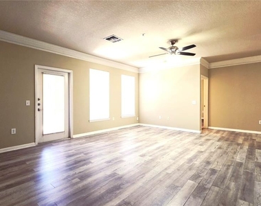 8848 Villa View Circle - Photo Thumbnail 5